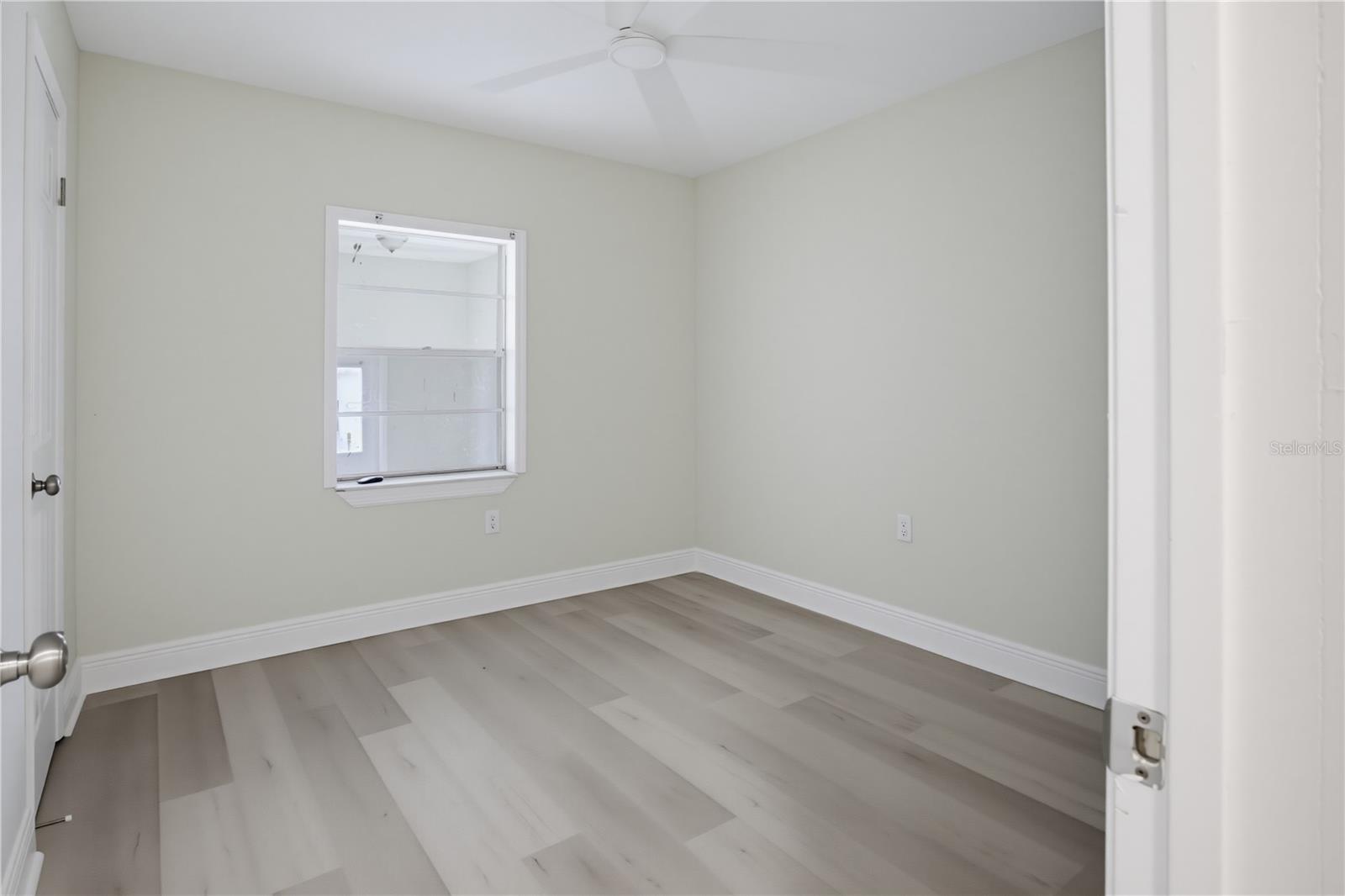 33 W Herrick Dr Property Photo 8