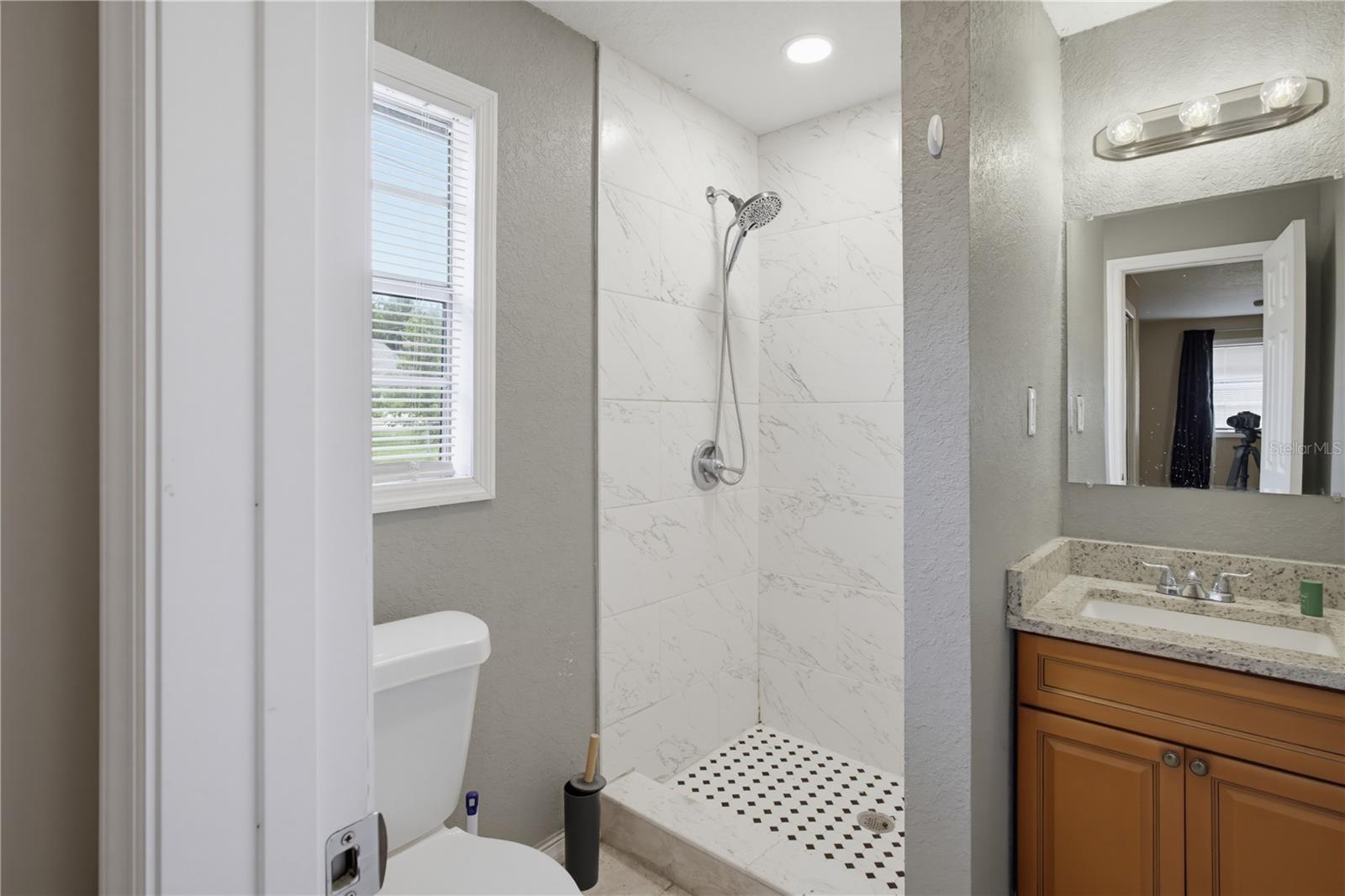 33 W Herrick Dr Property Photo 15