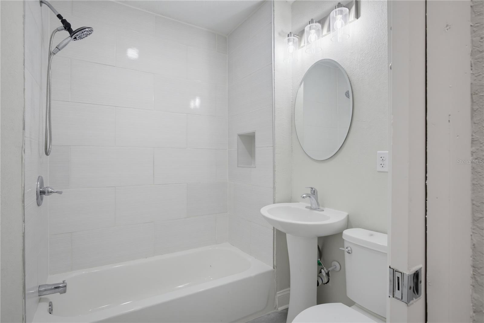 33 W Herrick Dr Property Photo 25