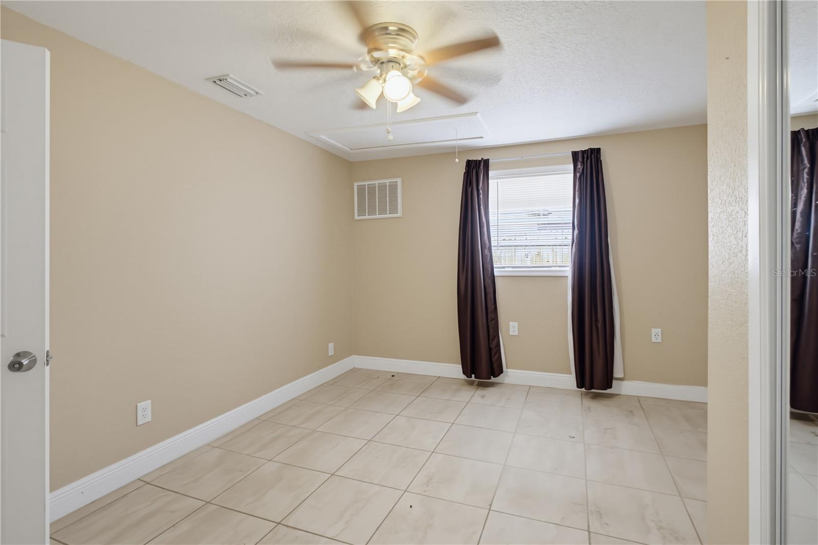 33 W Herrick Dr Property Photo 32