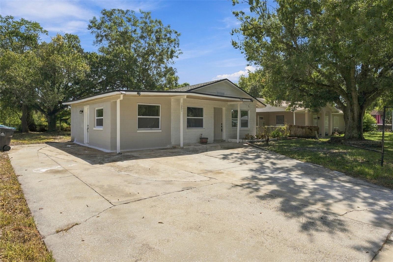 1321 Lescot Ln Property Photo 3
