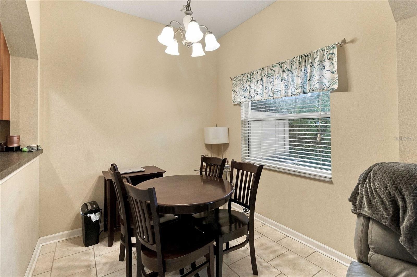 933 Pine Pointe Ln Property Photo 10