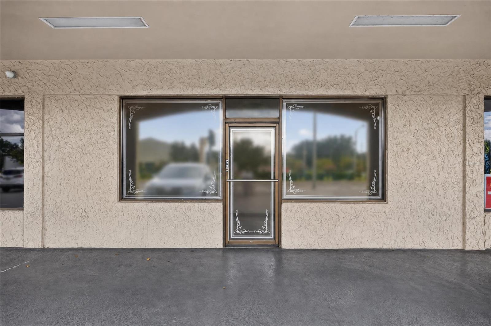 O6441280 Property Photo 1