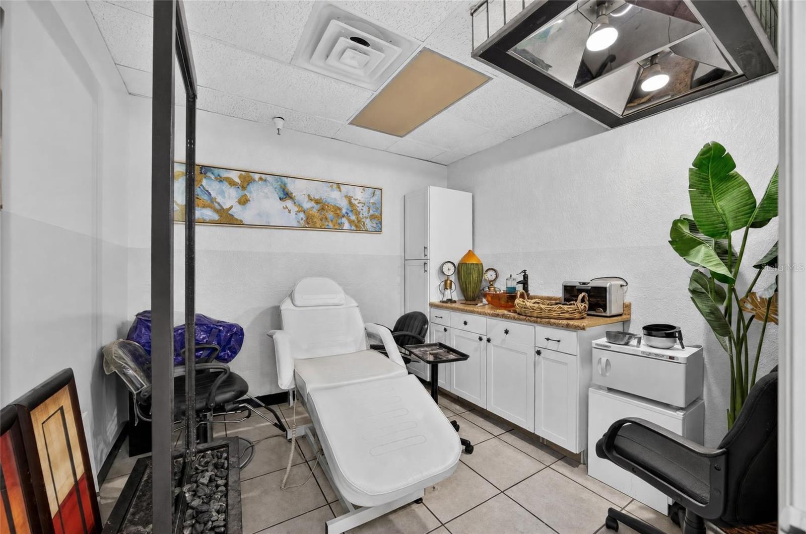 O6441280 Property Photo 4