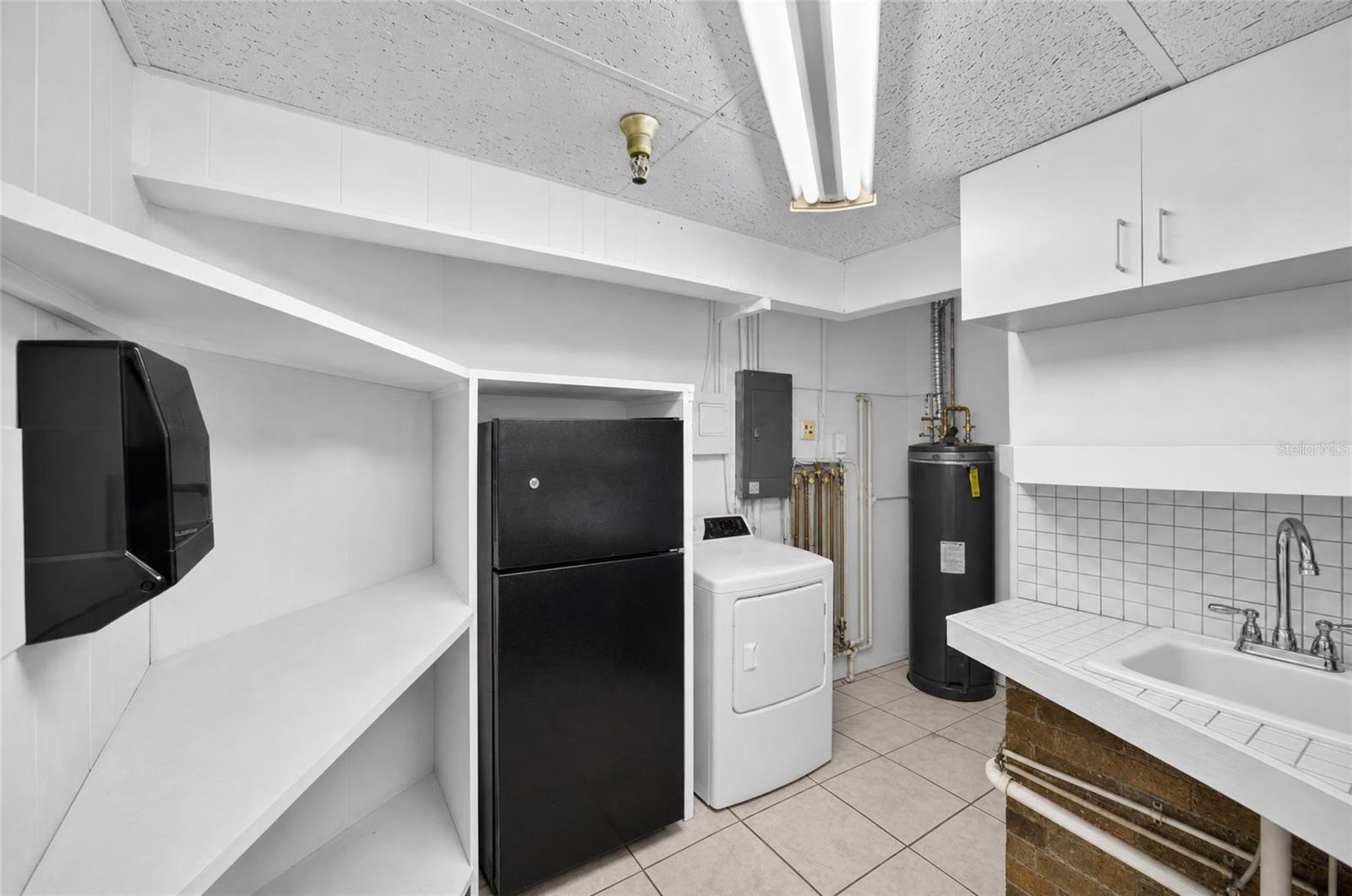 O6441280 Property Photo 8