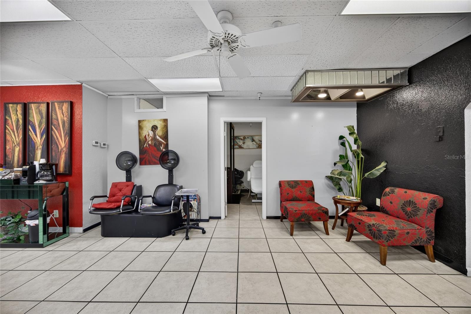 O6441280 Property Photo 16