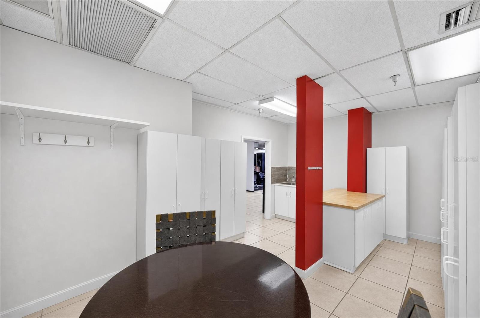 O6441280 Property Photo 27
