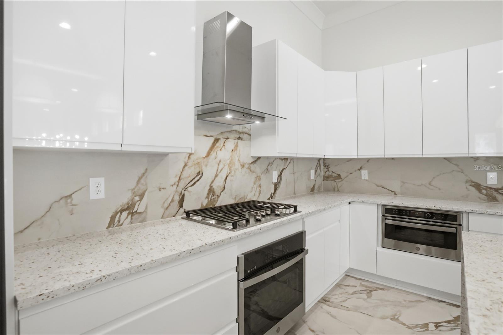 7626 Whitemarsh Way Property Photo 8