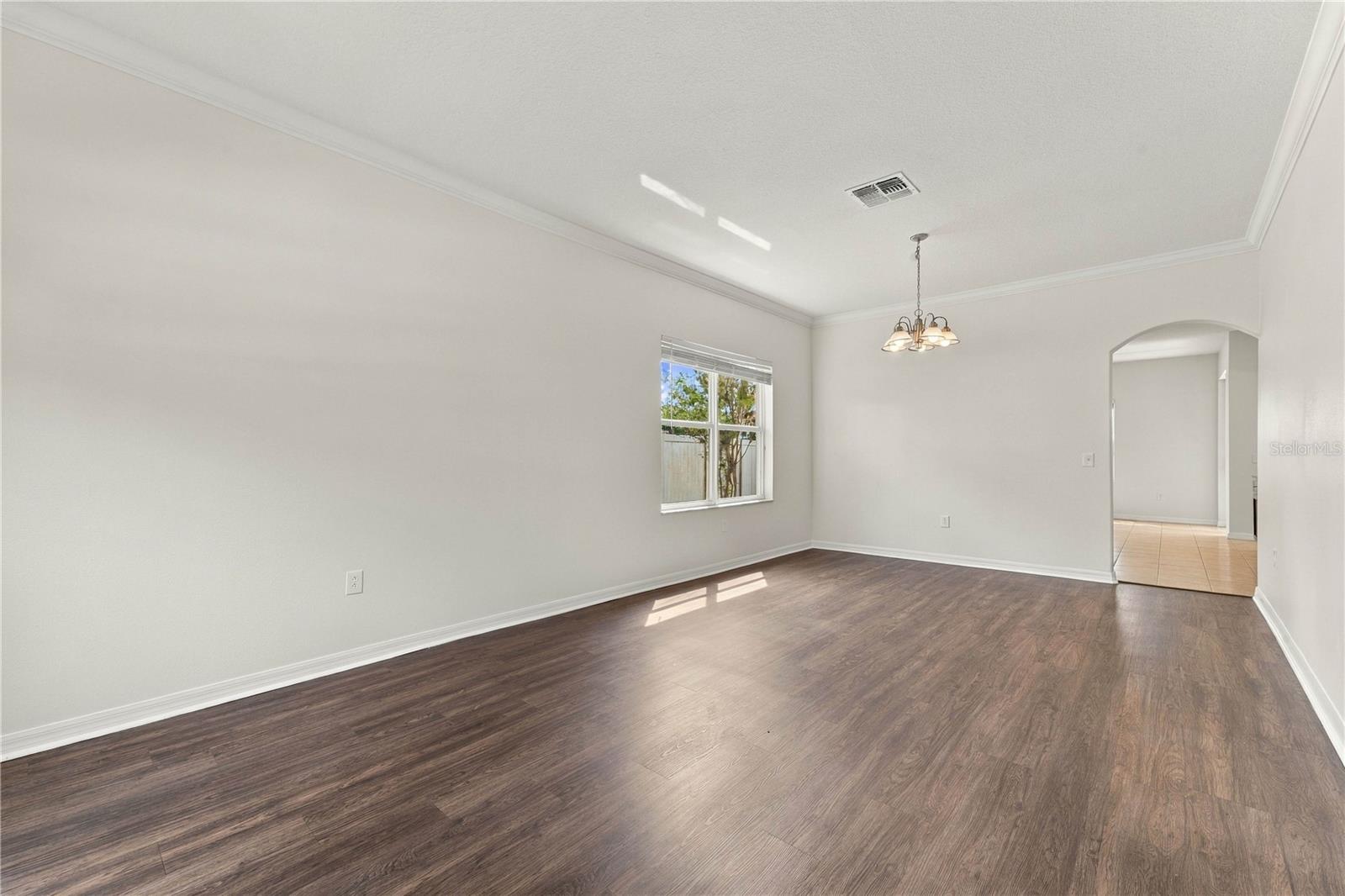3247 Chessington Dr Property Photo 3