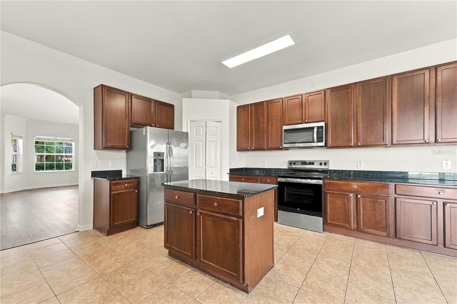 3247 Chessington Dr Property Photo 7