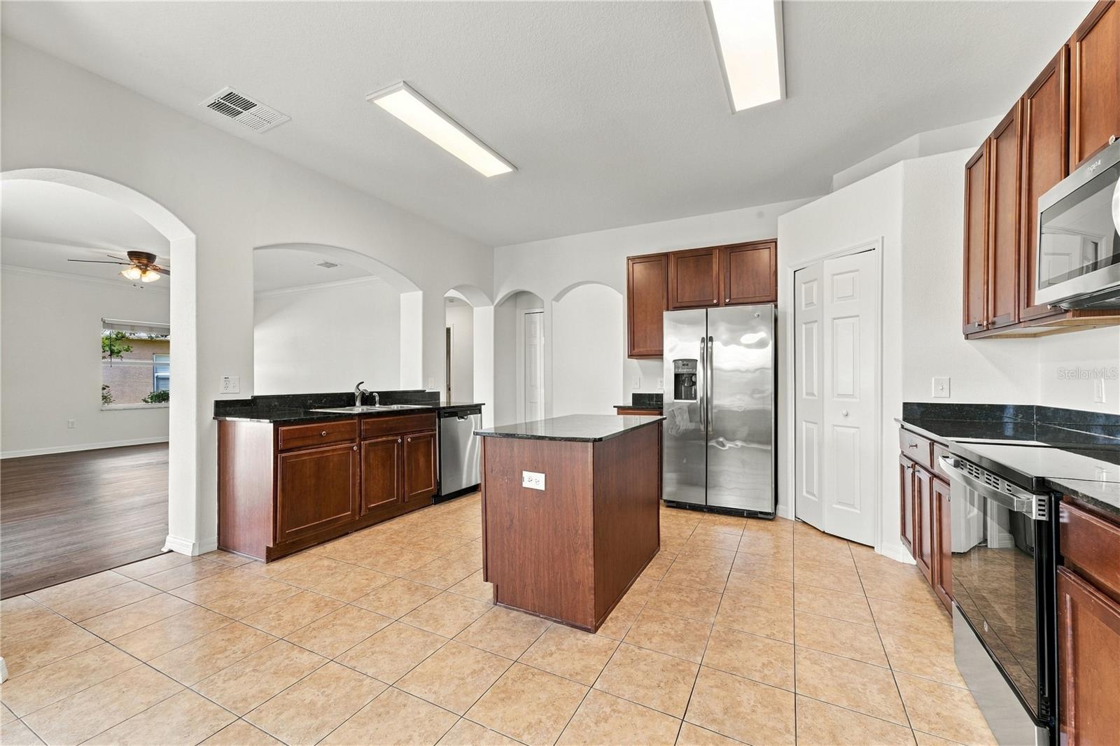 3247 Chessington Dr Property Photo 10