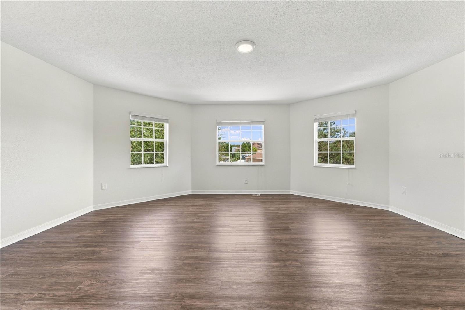 3247 Chessington Dr Property Photo 17