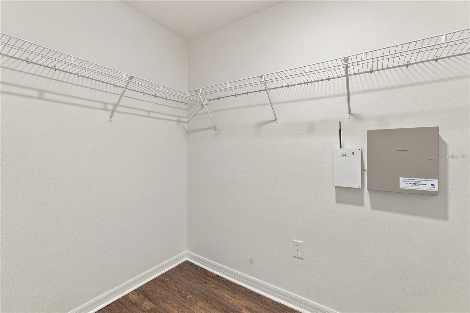 3247 Chessington Dr Property Photo 21