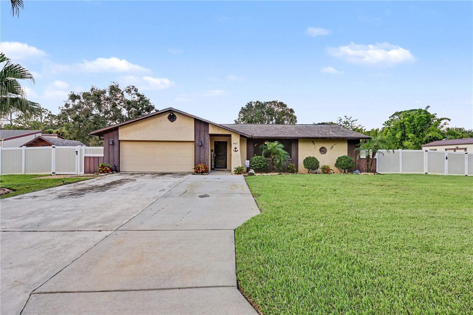 4635 N Friday Cir Property Photo 2