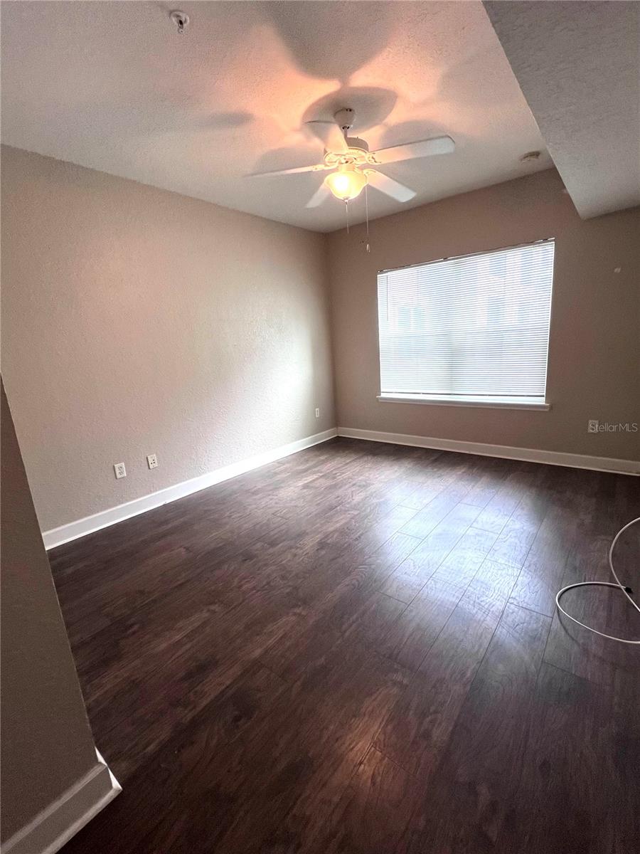 206 E South St #1033 Property Photo 5