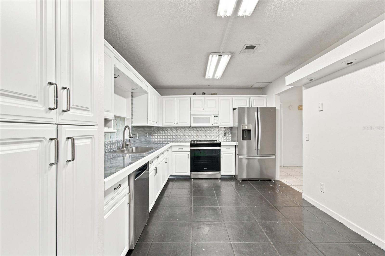 5676 Breckenridge Cir Property Photo 8