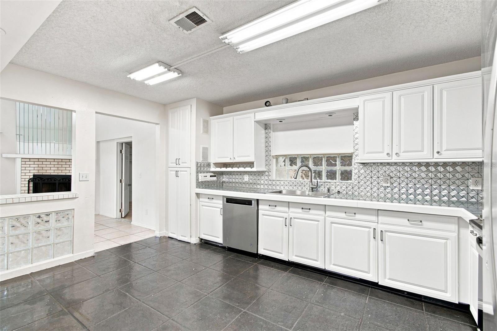 5676 Breckenridge Cir Property Photo 9
