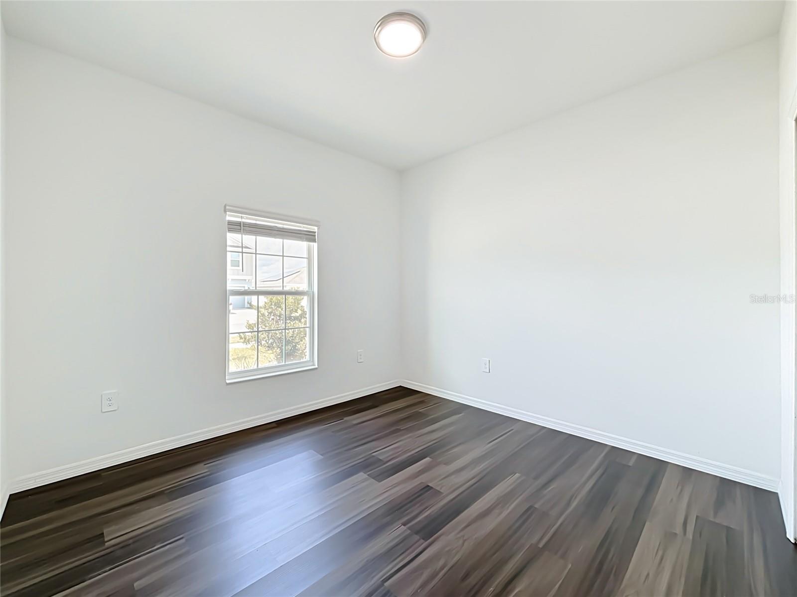 643 Grove St Property Photo 16