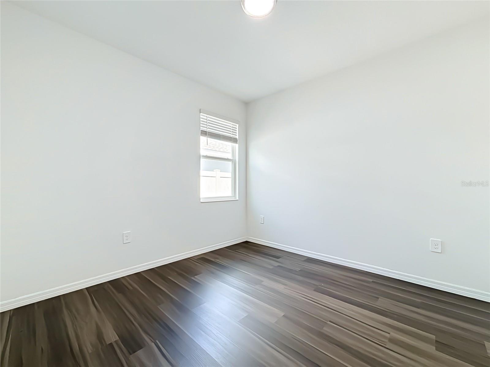 643 Grove St Property Photo 19