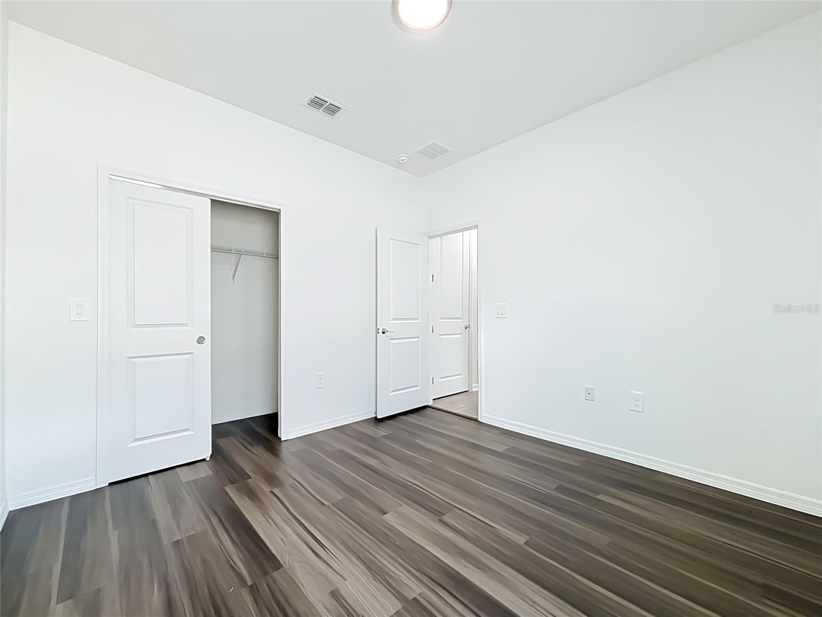 643 Grove St Property Photo 20