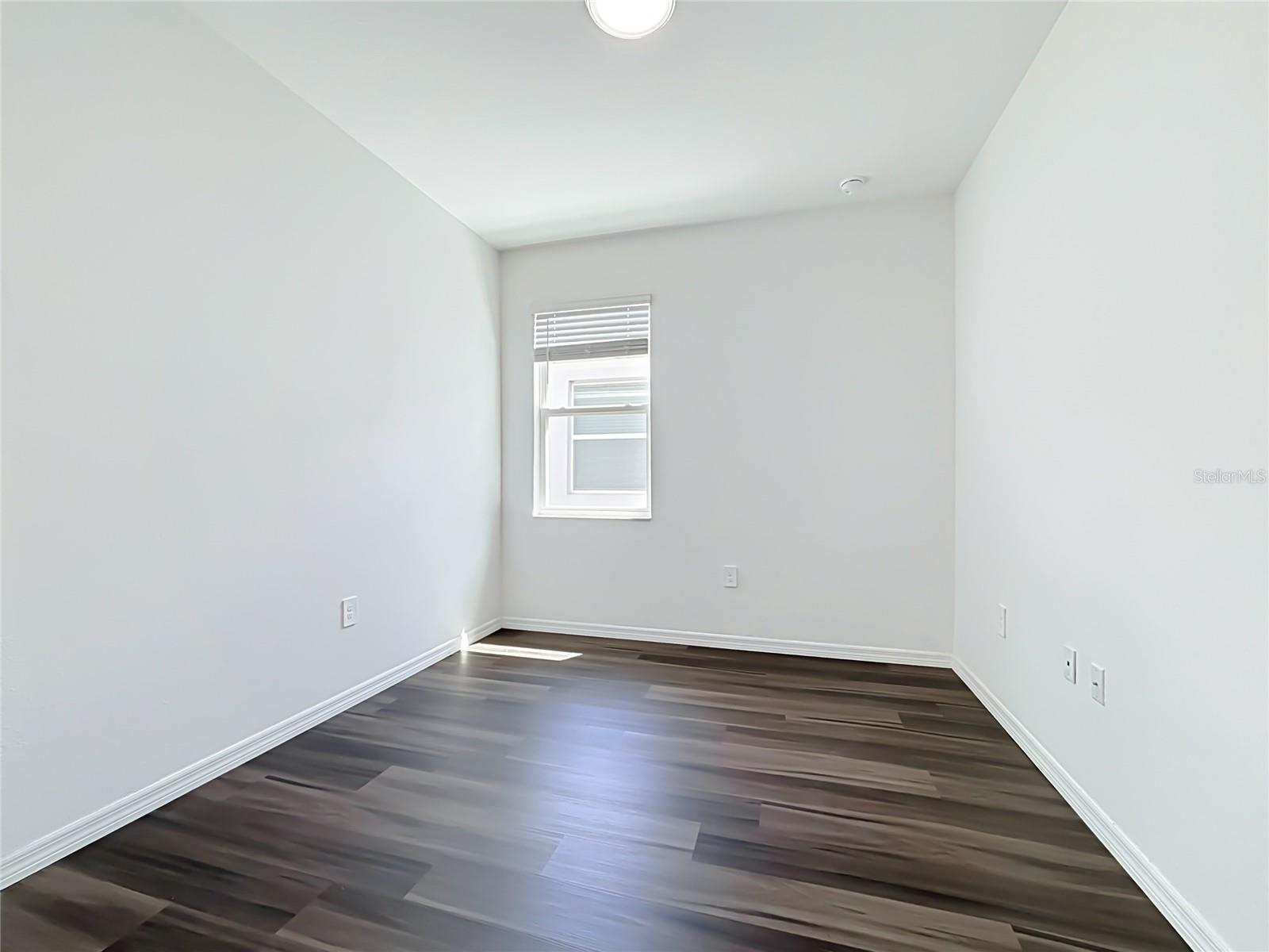 643 Grove St Property Photo 21