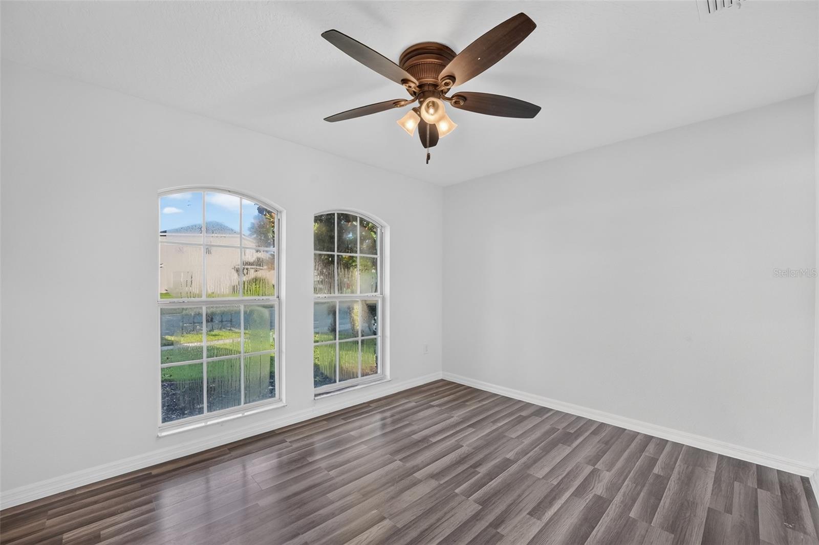 10648 Inside Loop Property Photo 9