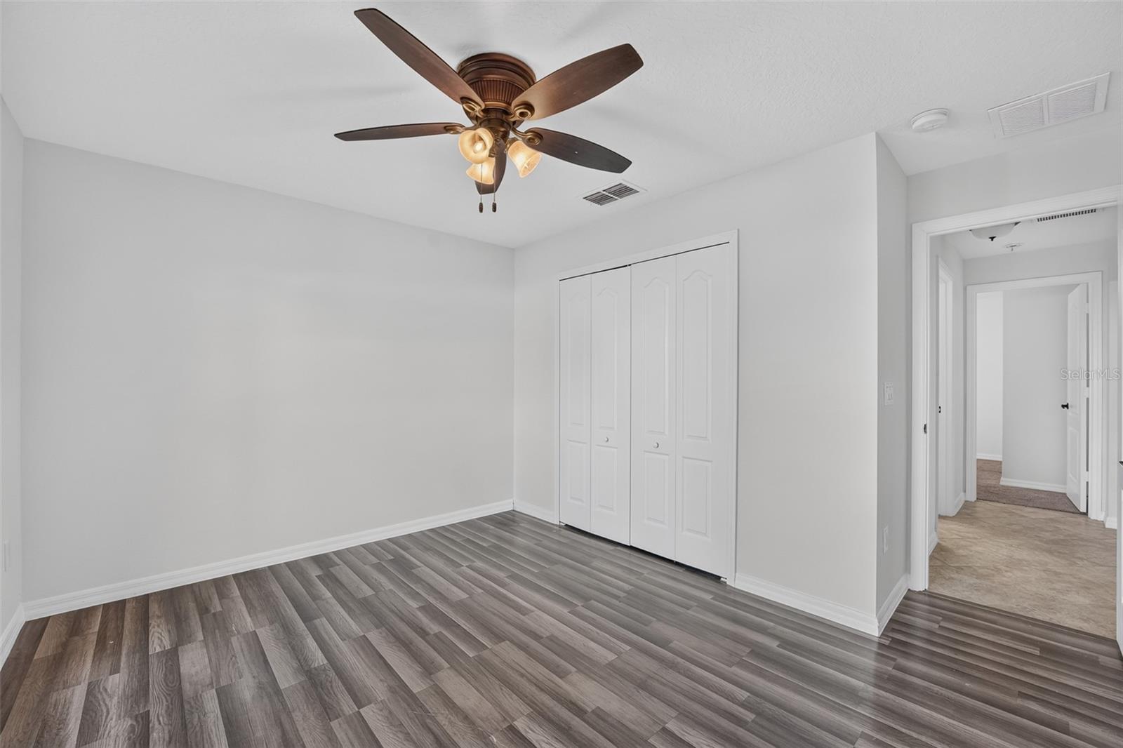 10648 Inside Loop Property Photo 11