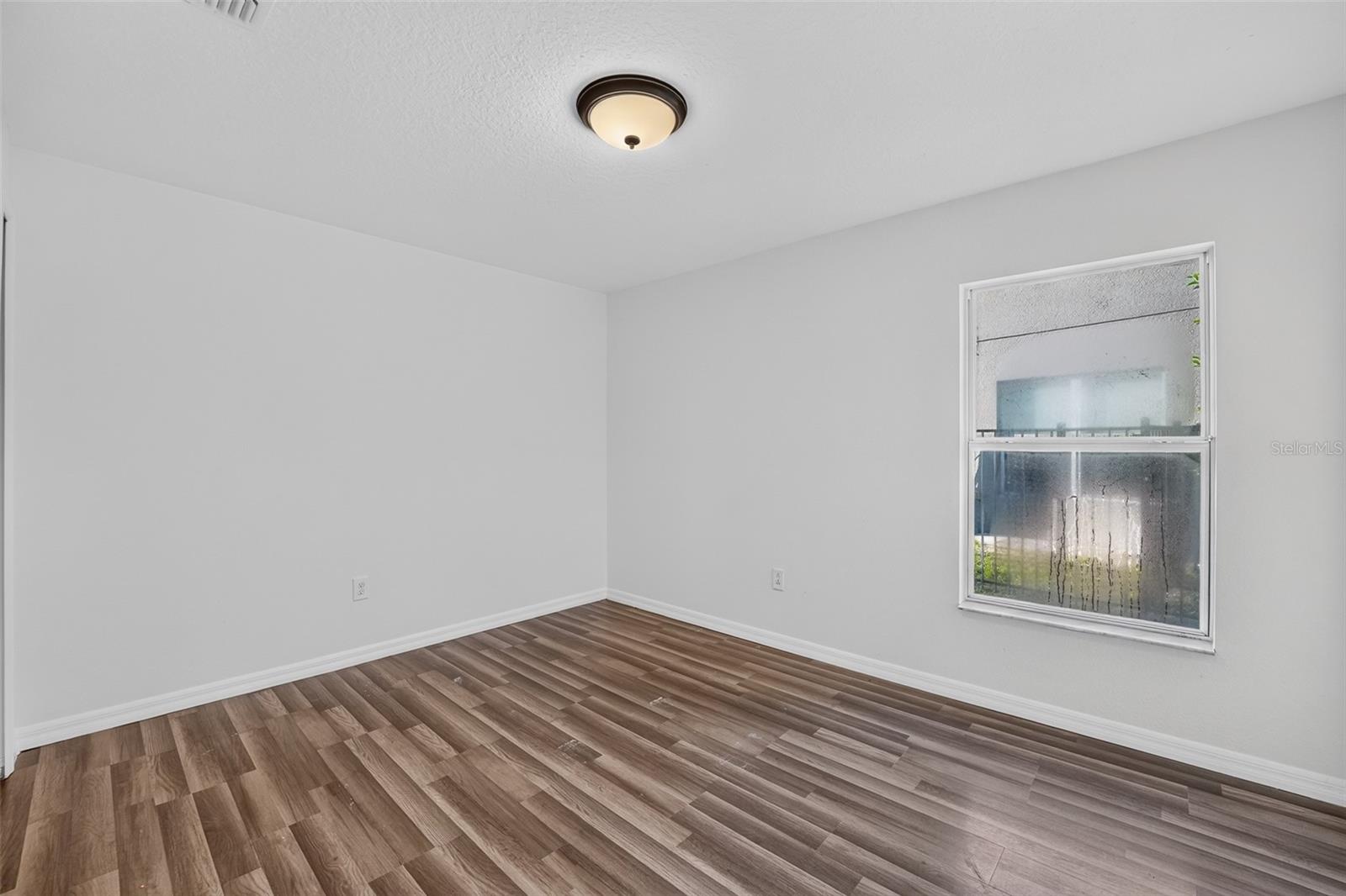 10648 Inside Loop Property Photo 12