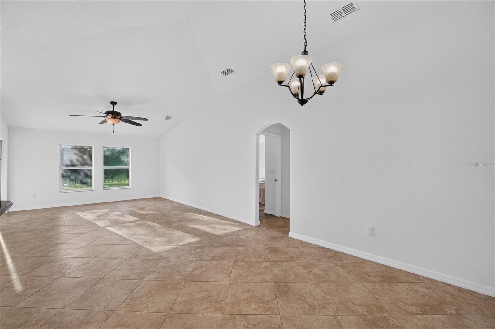 10648 Inside Loop Property Photo 18