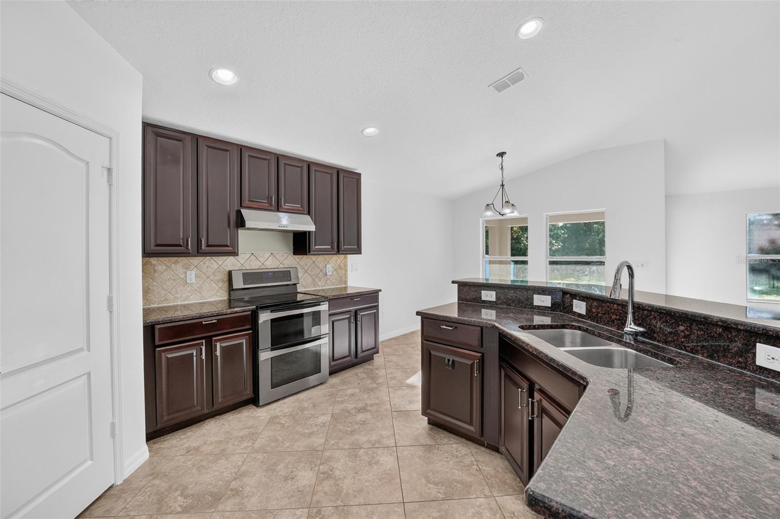 10648 Inside Loop Property Photo 20