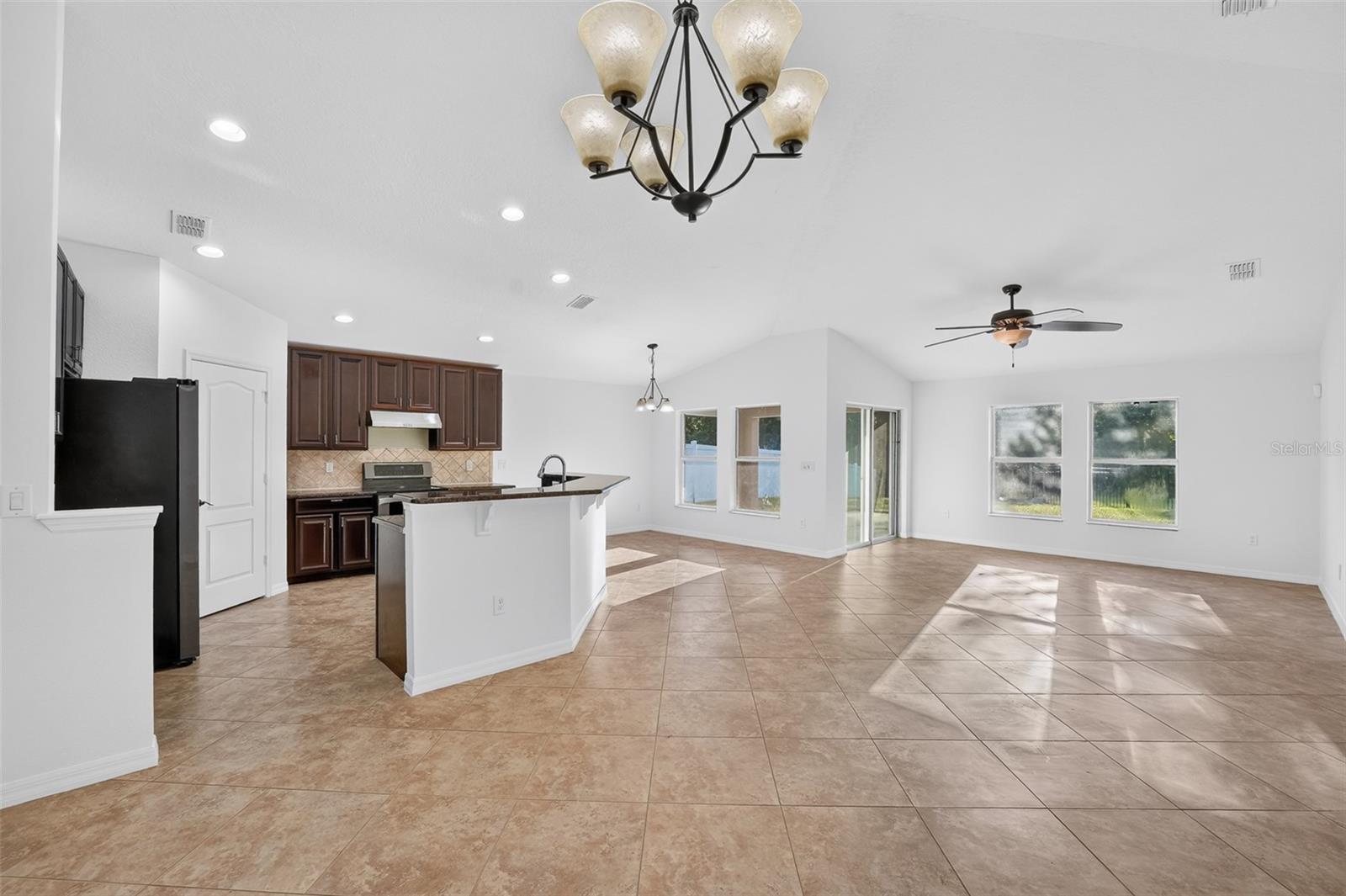 10648 Inside Loop Property Photo 25