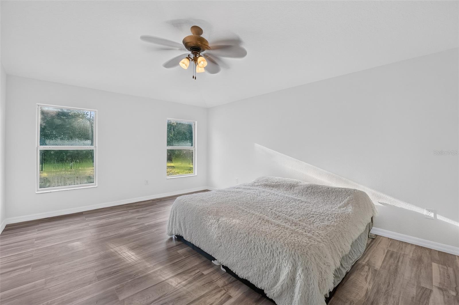 10648 Inside Loop Property Photo 27
