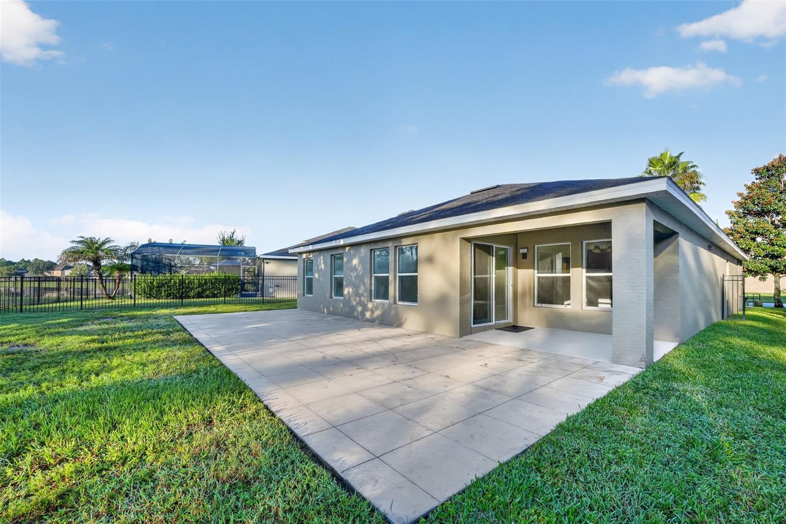 10648 Inside Loop Property Photo 34