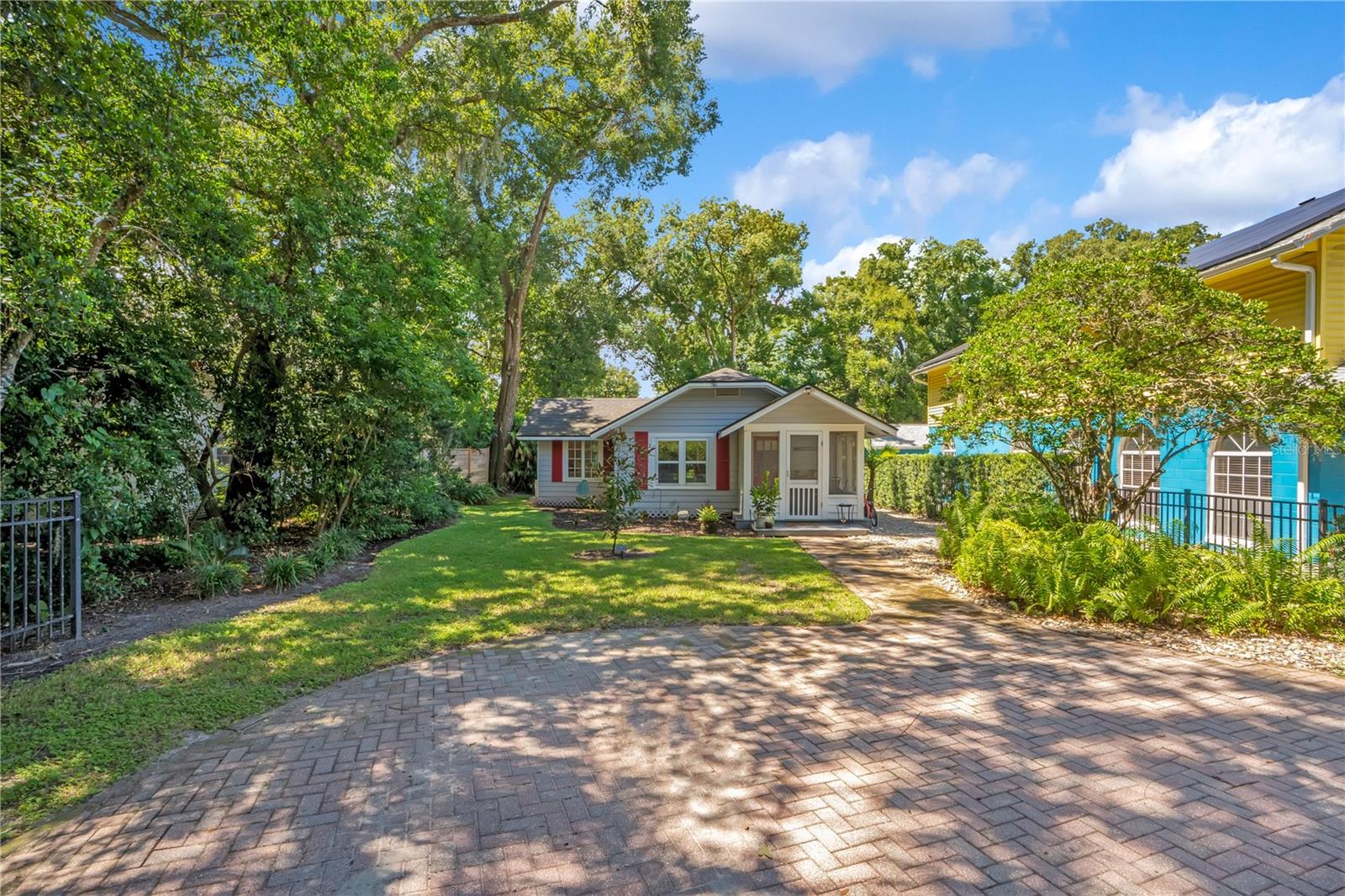 628 Forest St Property Photo