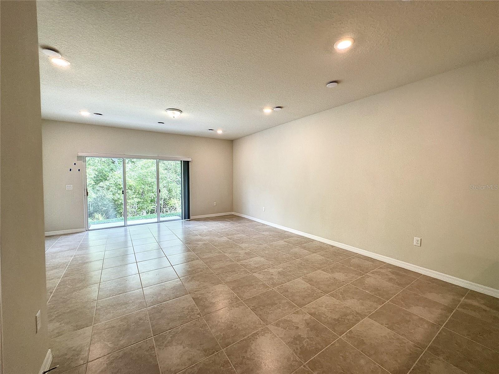 4621 Sparkling Shell Ave Property Photo 10