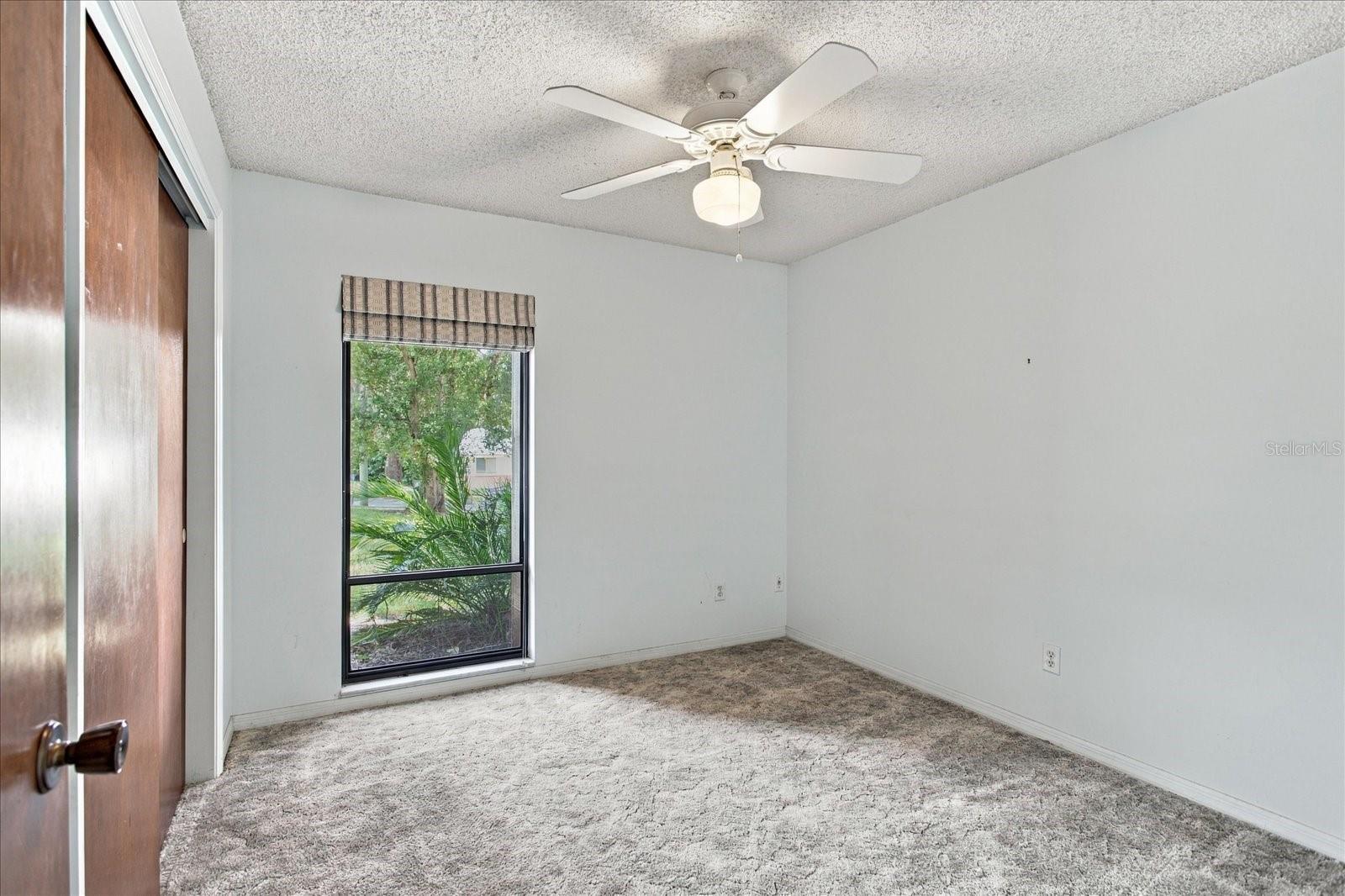 528 E Hillcrest St Property Photo 12