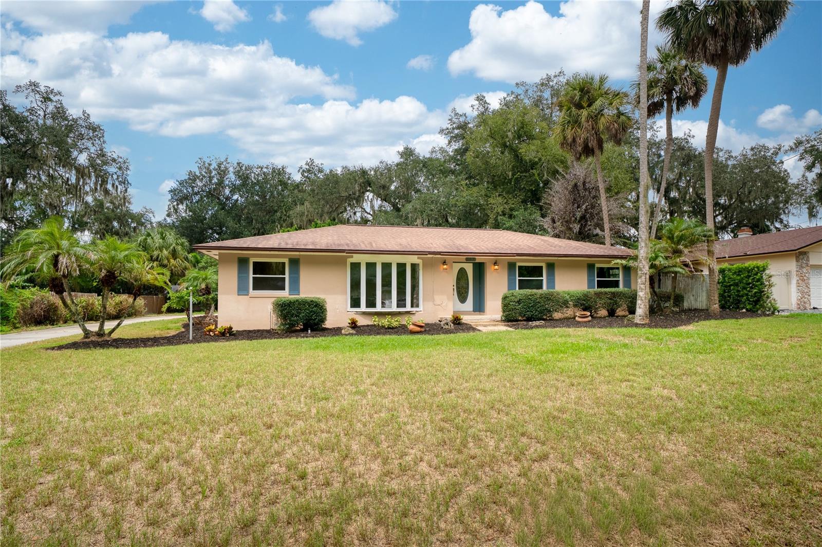 383 Palm Dr Property Photo 1