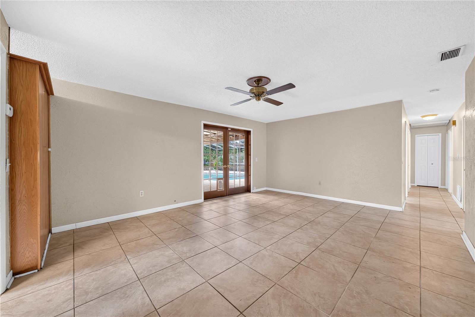 383 Palm Dr Property Photo 18