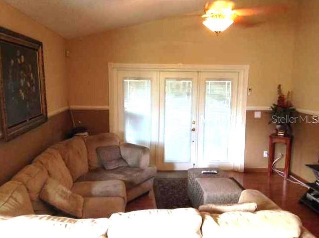 521 Cypress Tree Ct Property Photo 3