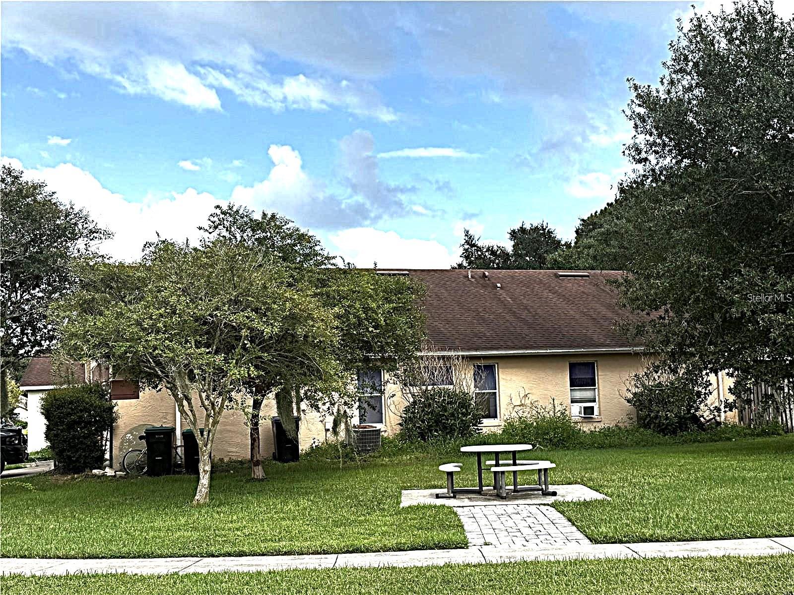 521 Cypress Tree Ct Property Photo 15
