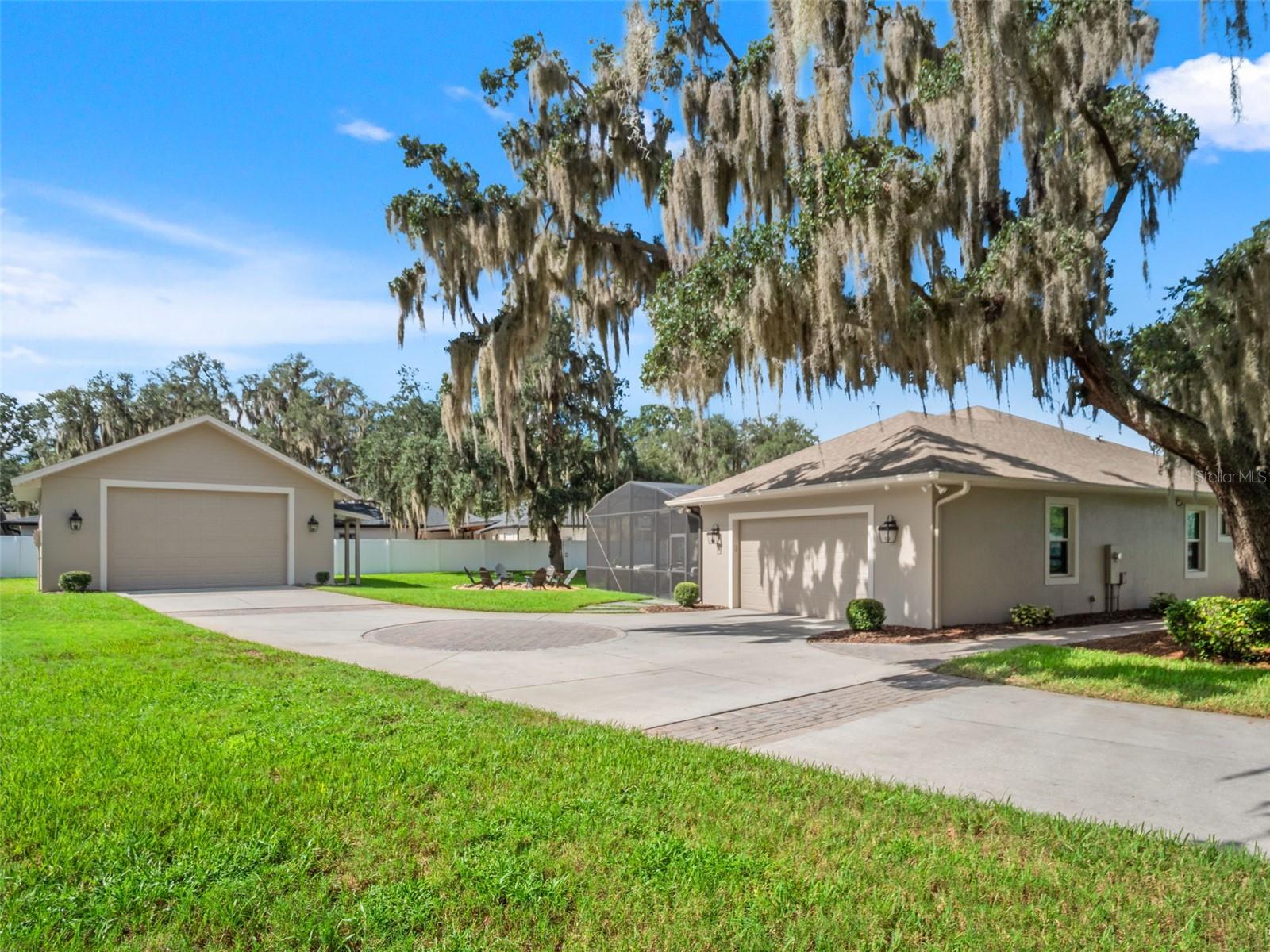 12442 Lakeshore Dr Property Photo 44