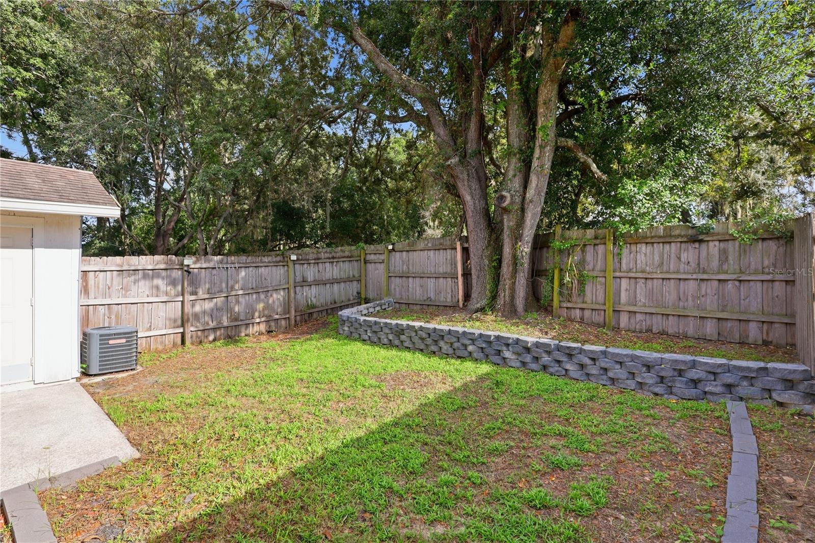 4631 N Pine Hills Rd #110 Property Photo 5