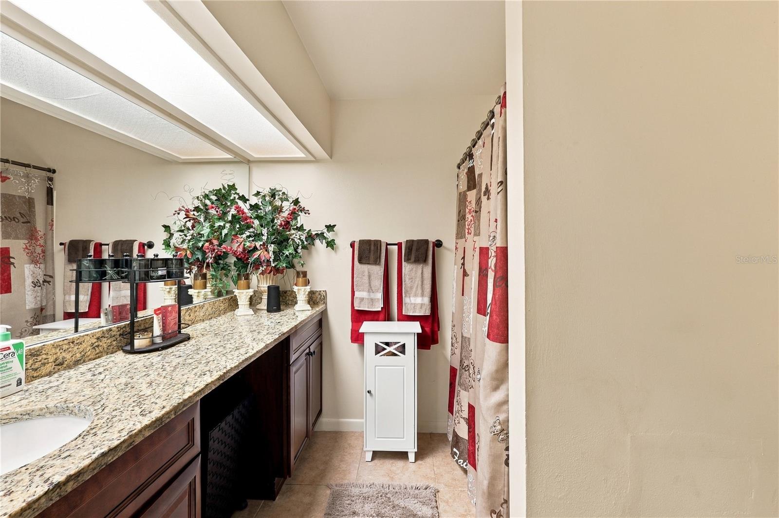 4631 N Pine Hills Rd #110 Property Photo 29