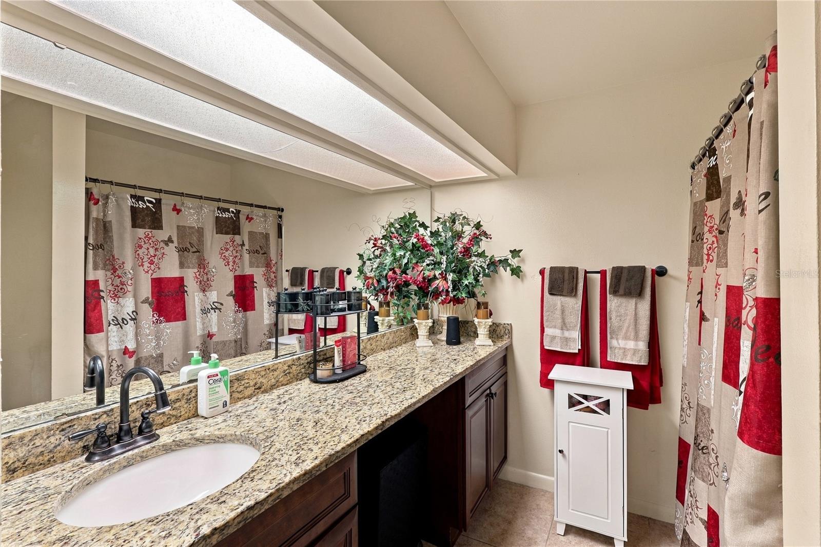 4631 N Pine Hills Rd #110 Property Photo 30