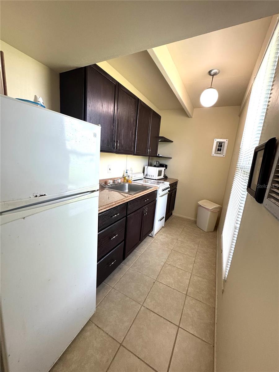 4303 Club Cir Property Photo 6