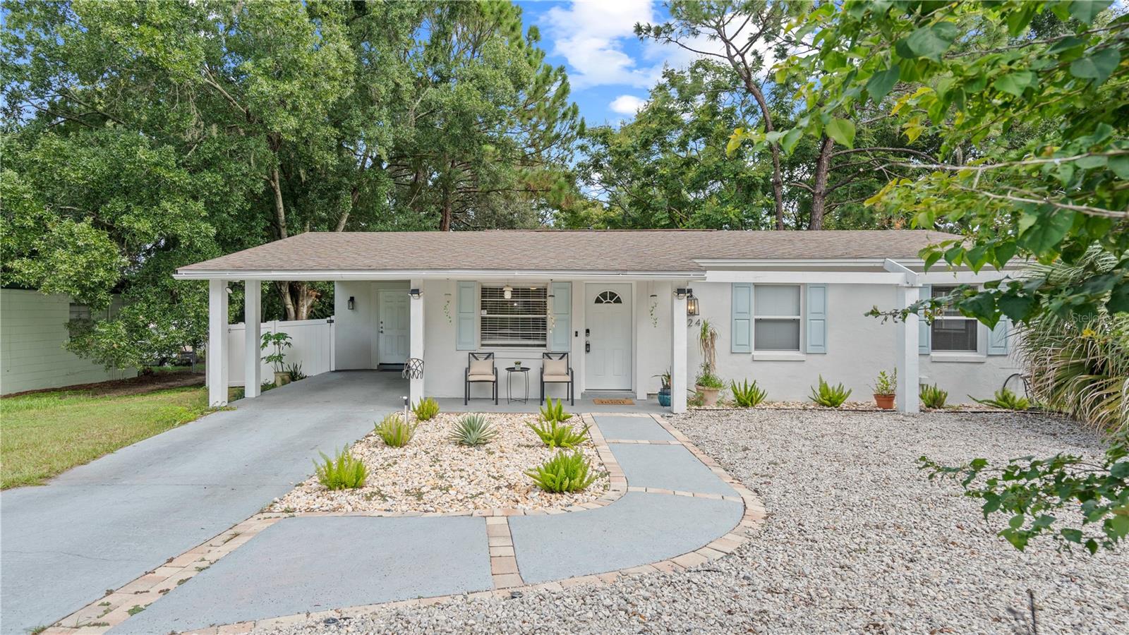 1124 W Desoto St Property Photo 1