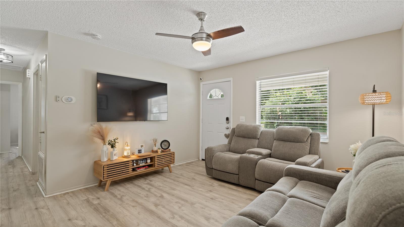 1124 W Desoto St Property Photo 10