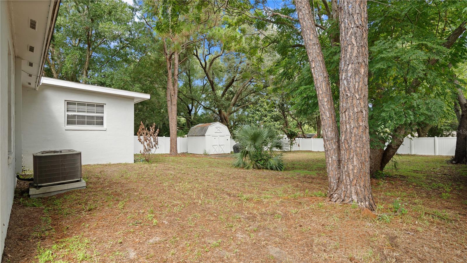 1124 W Desoto St Property Photo 32