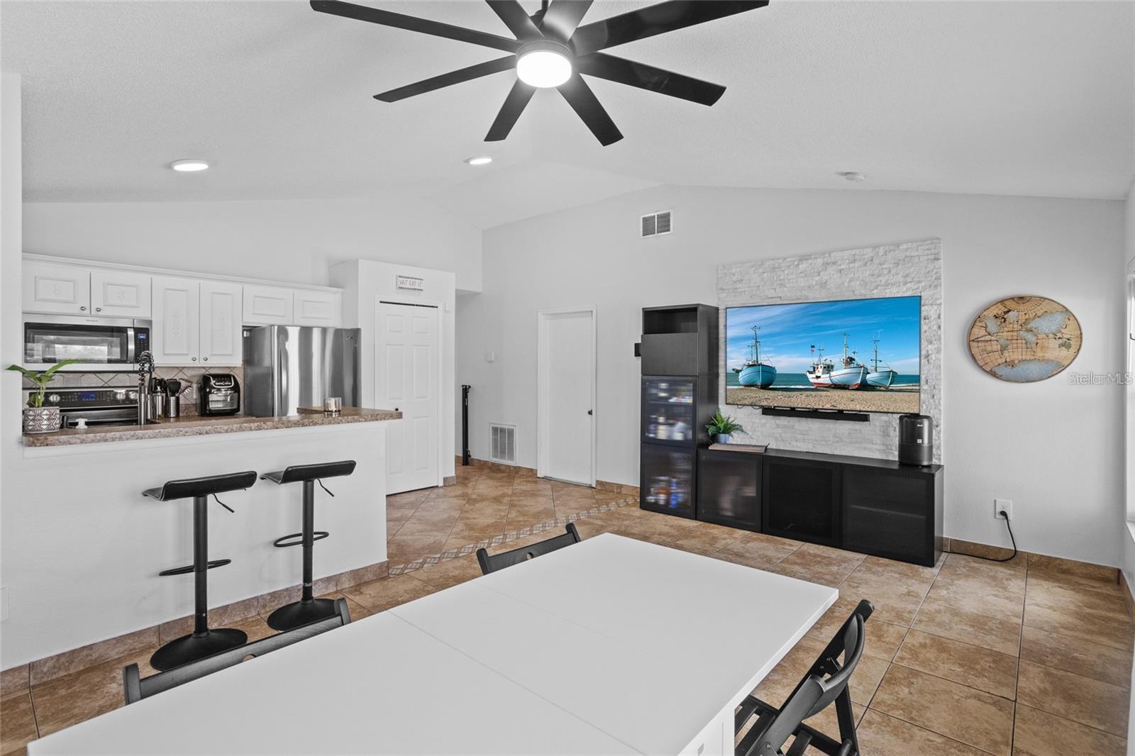 2239 Santa Lucia St Property Photo 4