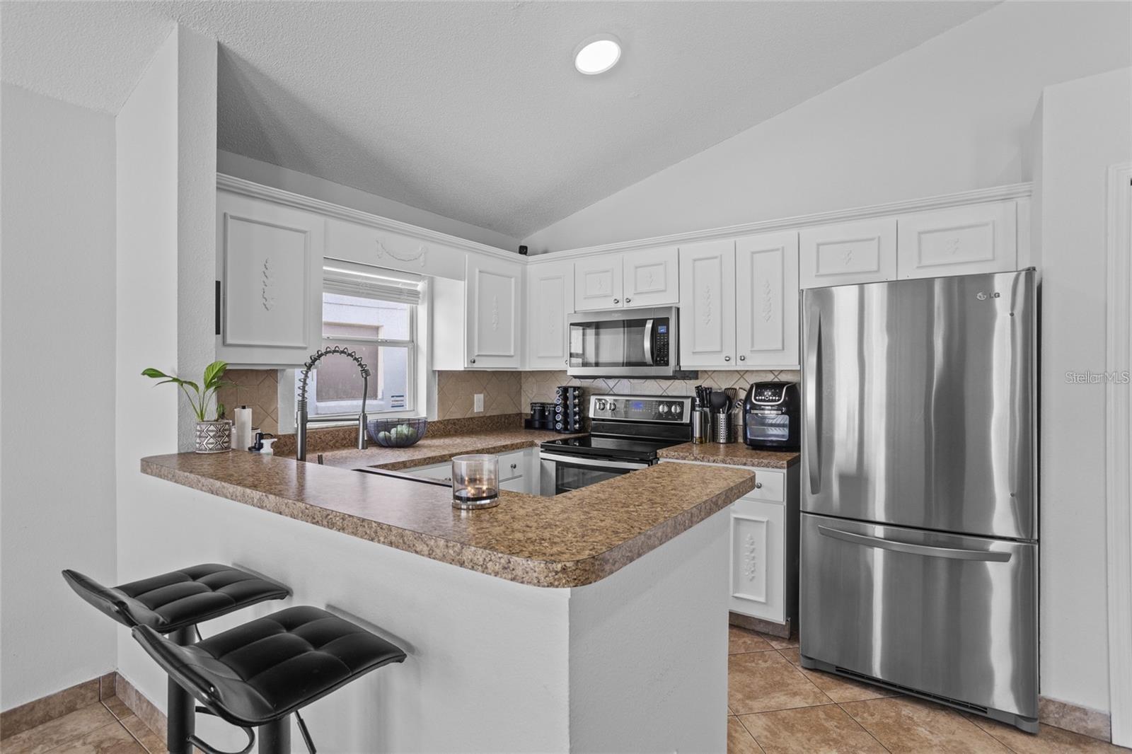 2239 Santa Lucia St Property Photo 5